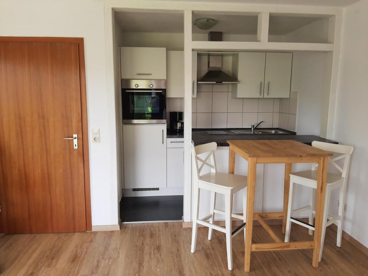 Moderne Wohnung Im Grunen Mit Schoner Terasse Tettnang Esterno foto