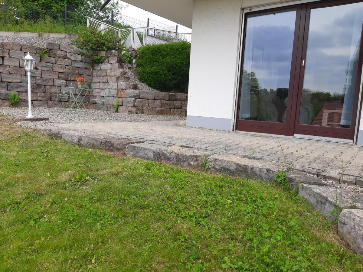 Moderne Wohnung Im Grunen Mit Schoner Terasse Tettnang Esterno foto